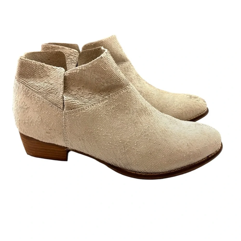 Seychelles Cream Towel Leather SuedeTexture Almond Toe Zip Ankle Booties (9)‎